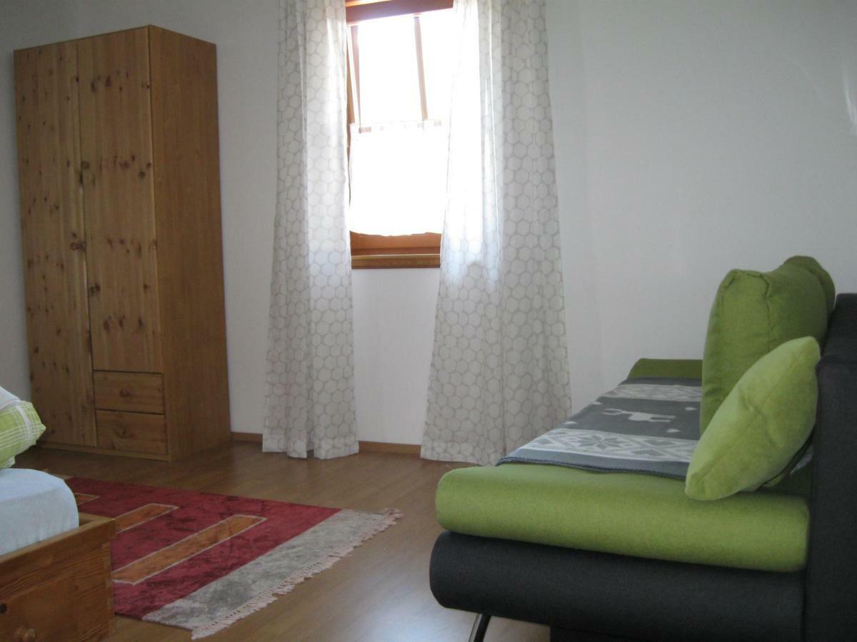 Ferienwohnung Haus am Dorfplatz Uttendorf Exterior foto