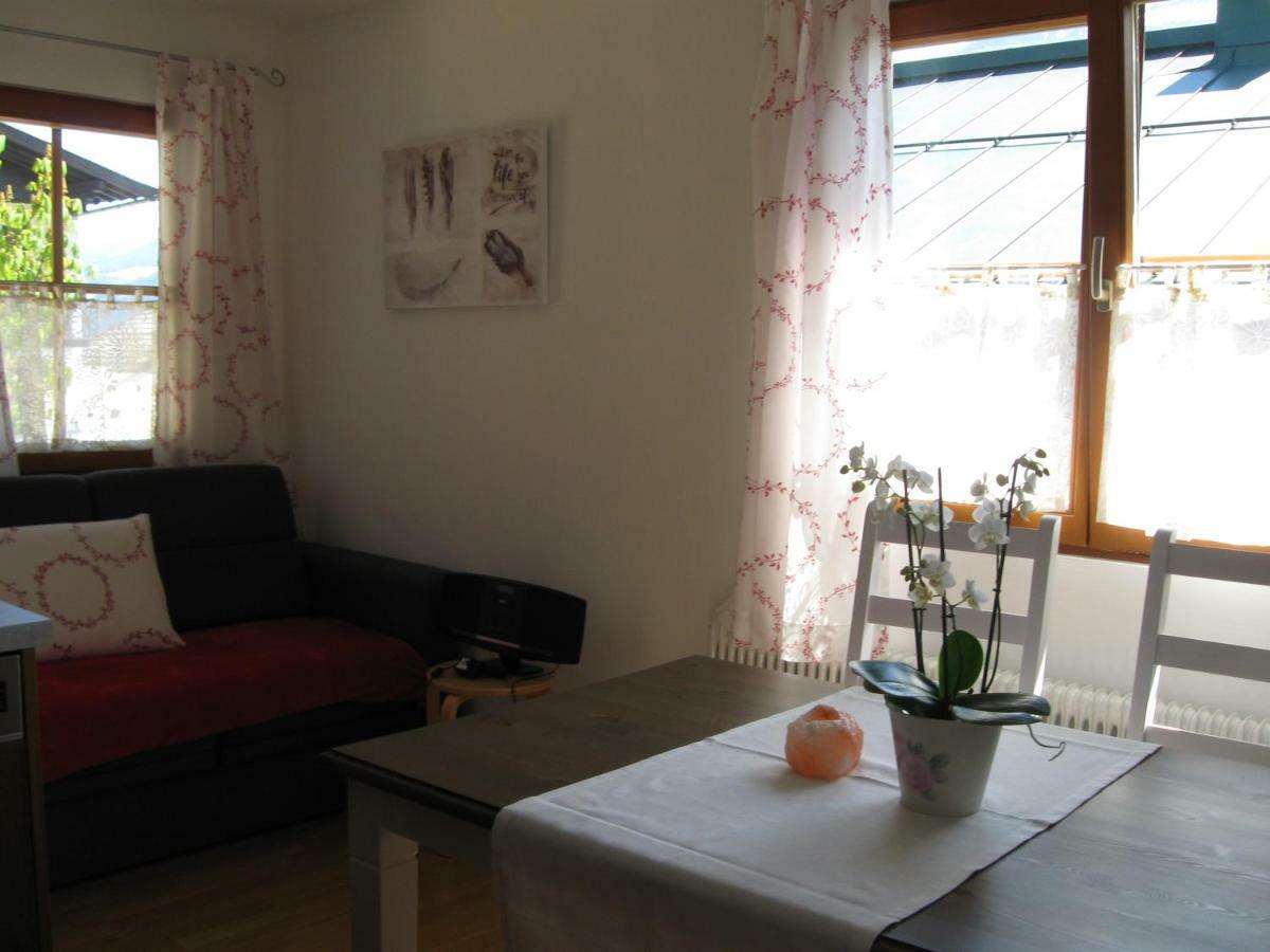Ferienwohnung Haus am Dorfplatz Uttendorf Exterior foto