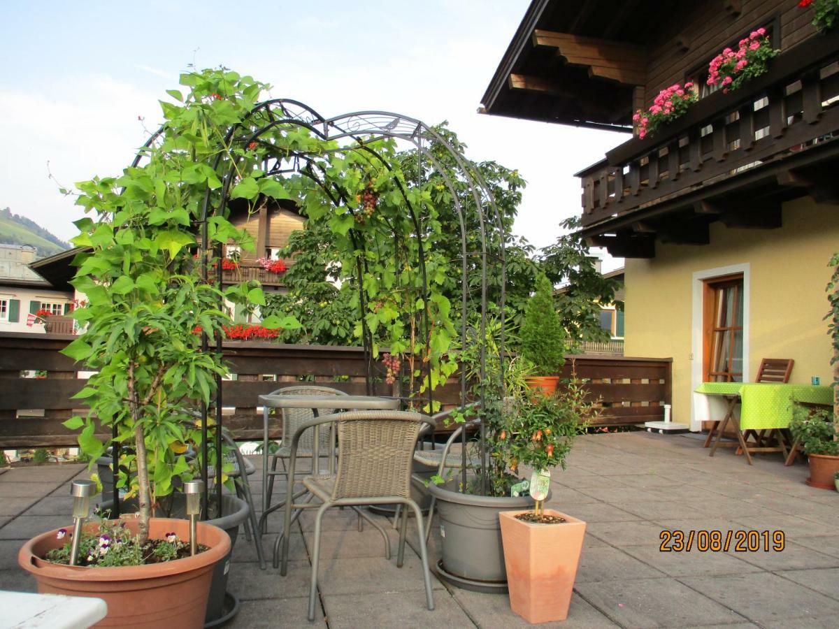Ferienwohnung Haus am Dorfplatz Uttendorf Exterior foto